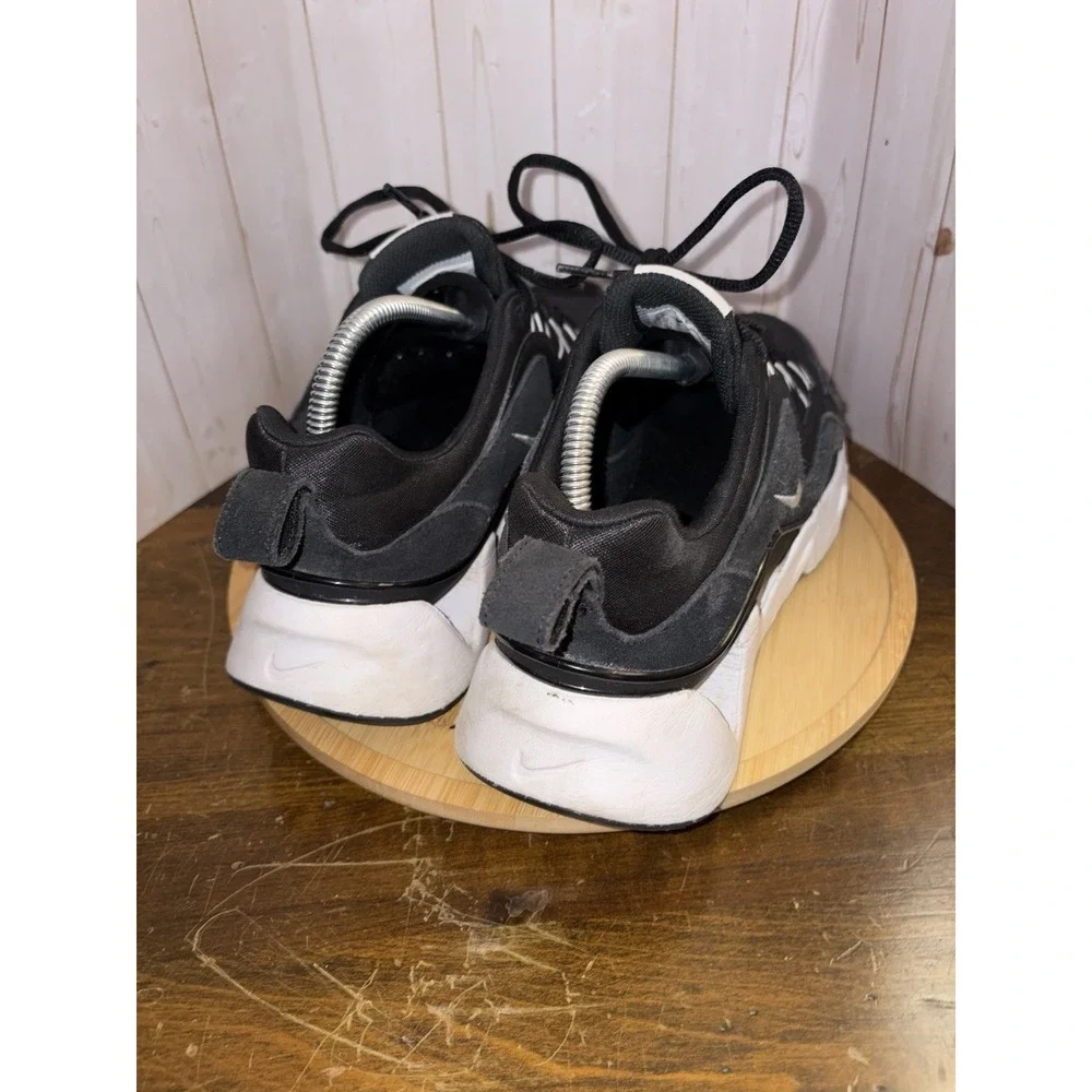 Nike Ryz 365 Womens Athletic Sneakers Black/White Size 9.5